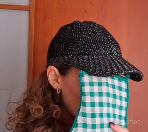 Berretto stoffa con visiera rigida