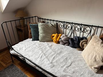 Letto singolo in ferro battuto con materasso