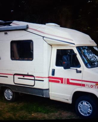 camper semintegrale 5 posti letto