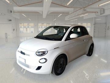 FIAT 500E ELETTRICA ICON + 3 PORTE BERLINA