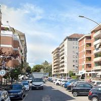 Fiumicino trilocale con balcone e p. auto