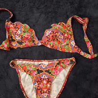 Bikini. Fantasia fiori. 