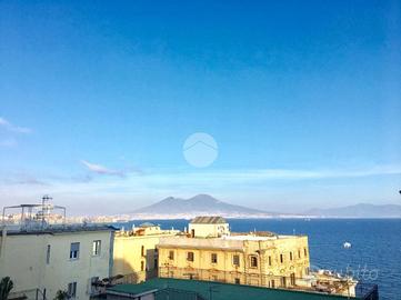 2 LOCALI A NAPOLI