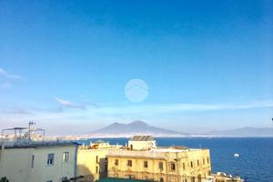 2 LOCALI A NAPOLI