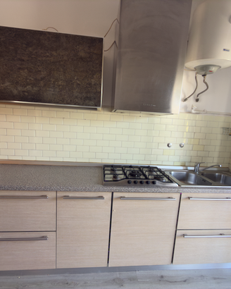 Cucina Moderna Completa di Elettrodomestici