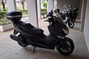 Suzuki burgman 400 di marzo 2025 con 9400 km