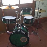 batteria acustica compatta 