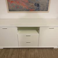 Credenza moderna