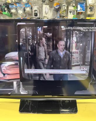 TV Samsung 28 pollici con telecomando 