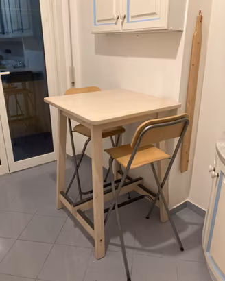 Tavolo alto IKEA betulla, isola/angolo bar 80 €