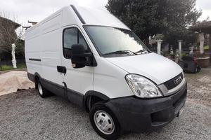 Iveco Daily allestito in officina mobile