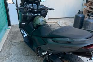 Tmax 560 come nuovo