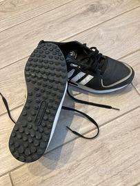 Adidas nere