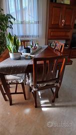 tavolo in legno salotto