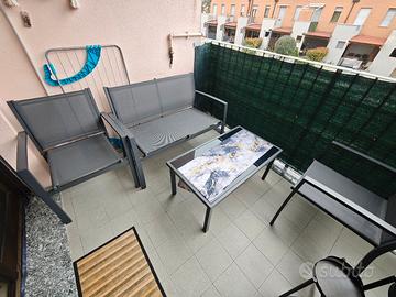 set tavolo  + poltrone