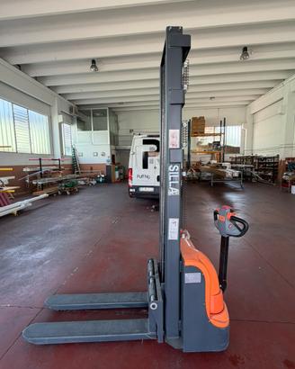 Transpallet elevatore elettrico SILLA ES-16BS
