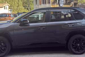 Toyota rav 4 hybrid style