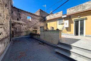 S1-appartamento da ristrutturare con terrazzo