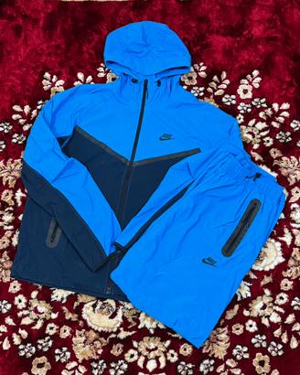 Nike tech