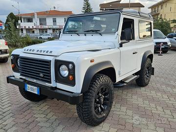 Land Rover Defender 90 2.2 TD4 Station Wagon N1