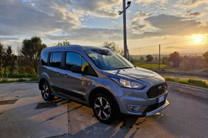 Ford tourneo Connect allestimento ACTIVE