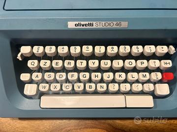 Macchina da scrivere Studio 46 vintage