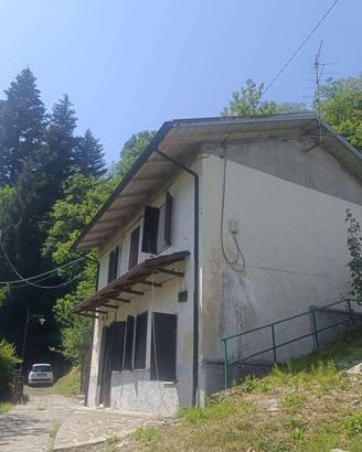 Casa indipendente di 100 m² con 2 locali e box aut