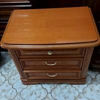 n.ro 2 comodini a  3 cassetti