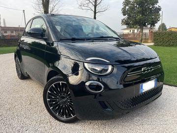 Fiat 500 E Icon 320 in perfette condizioni