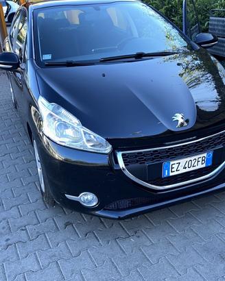 Peugeut 208   2015