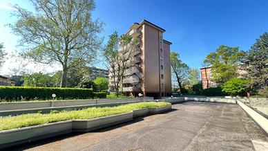 BOX A NOVATE MILANESE