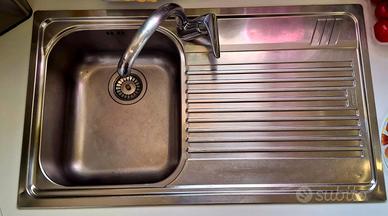 lavello un pozzetto con sgoccialatoio