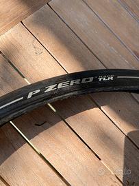 Pirelli P zero race 700x30 tlr.