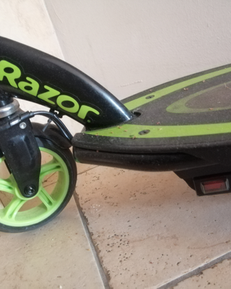 Scooter Monopattino elettrico 5-13 anni Razor E90
