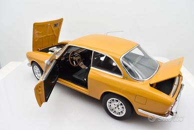 modellino auto alfa romeo 1750 scala 1:18 norev - Collezionismo In vendita  a Ancona