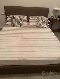 Letto con contenitore. Matrimoniale
