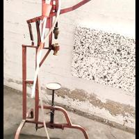 Tappatrice a colonna mano con canna per il travaso