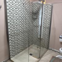 Box doccia e colonna idromassaggio