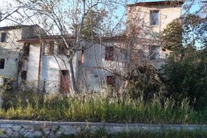 Casale via Montagna dei Fiori