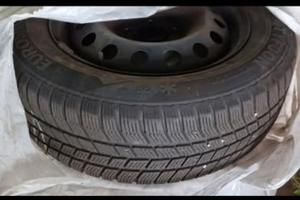 4 Pneumatici invernali Tyfoon 215/60 R16 e cerchi