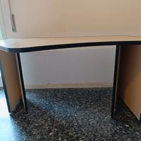 Scrivania di mobilificio