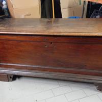 Cassapanca antica in legno di noce