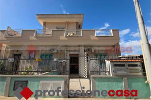 Casa indipendente con doppio cortile