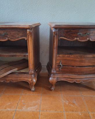 Coppia comodini classici da restaurare