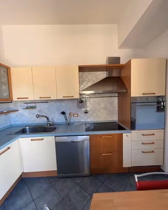 Cucina Rossana angolare a L 340×320 cm con cappa e