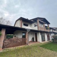 VILLA A SCHIERA A MARIANA MANTOVANA