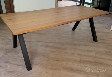Tavolo in rovere con due prolunghe