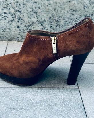 scarpe in camoscio con zeppa