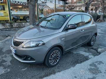 Lancia Ypsilon hybrid 70cv 2023 Garanzia