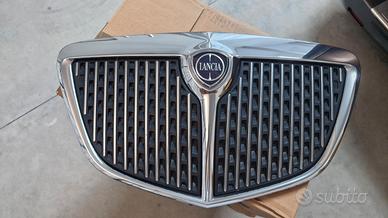 Mascherina lancia musa ypsilon